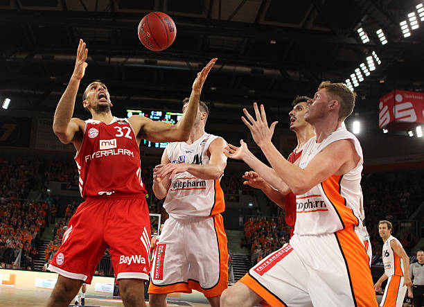 元当年初入 元当年初入